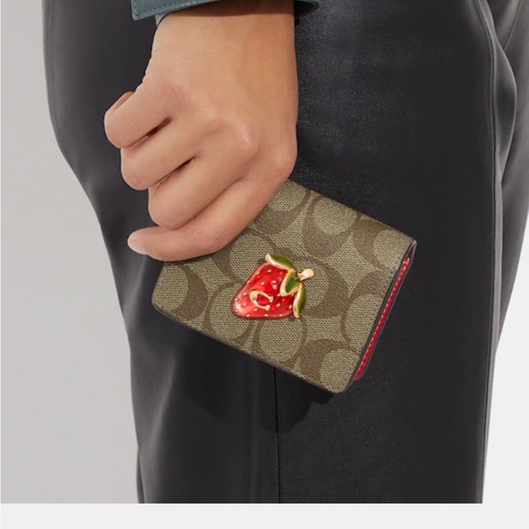 Coach Mini Wallet On A Chain In Signature Canvas With Strawberry - Picture 5 of 7